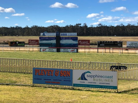 Tathra Cup Hawaiian Themed Fashions On The Field - Kalgoorlie Accommodation 0