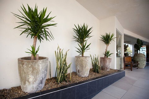 Chateau Beachside - Kalgoorlie Accommodation 1