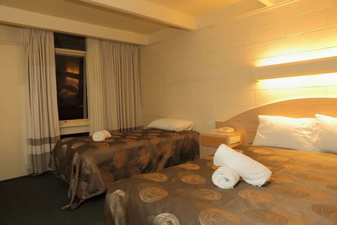 Absolute Lakes Entrance - Kalgoorlie Accommodation 6