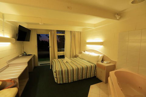 Absolute Lakes Entrance - Kalgoorlie Accommodation 7