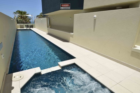 Malibu Mooloolaba - Kalgoorlie Accommodation 6