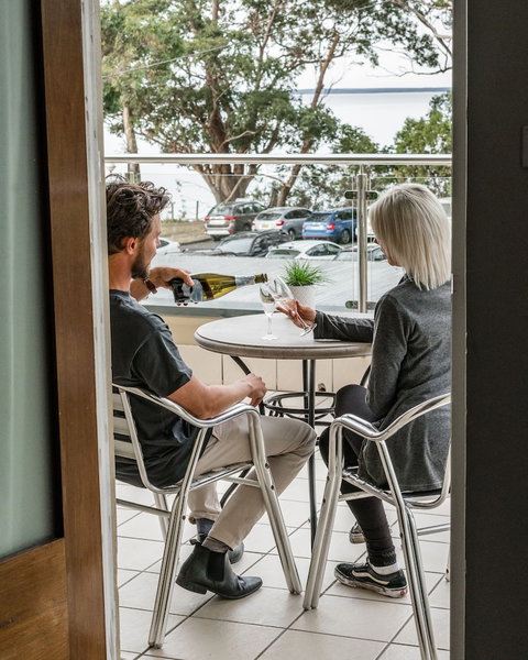 The Huskisson - Kalgoorlie Accommodation 6