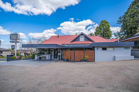 Cotswold Gardens - Kalgoorlie Accommodation 4