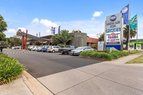 Quality Hotel Taylors Lakes - Kalgoorlie Accommodation 4