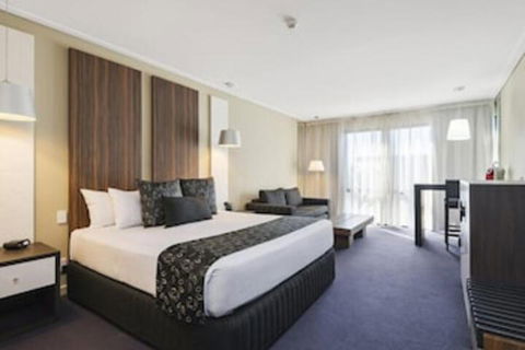 Quality Hotel Taylors Lakes - Kalgoorlie Accommodation 0