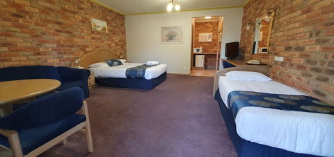 Pines Country Club Motor Inn - Kalgoorlie Accommodation 5