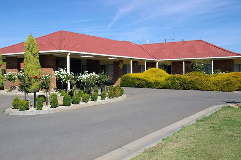 Pines Country Club Motor Inn - Kalgoorlie Accommodation 3