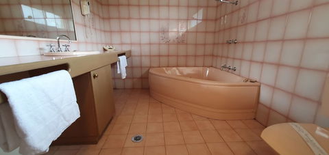 Pines Country Club Motor Inn - Kalgoorlie Accommodation 6