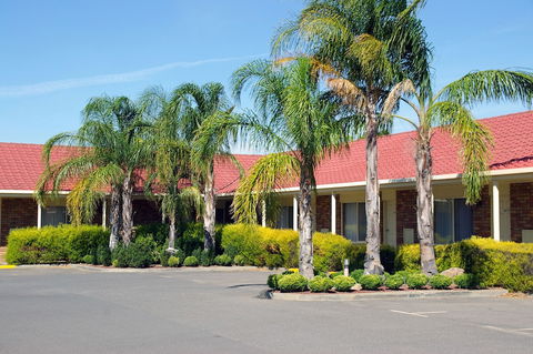 Pines Country Club Motor Inn - Kalgoorlie Accommodation 0