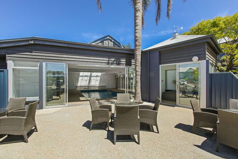 Bellevue On The Lakes - Kalgoorlie Accommodation 4