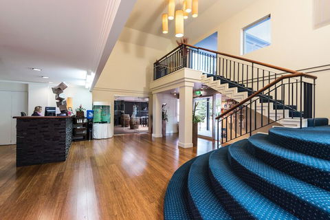 Bellevue On The Lakes - Kalgoorlie Accommodation 7