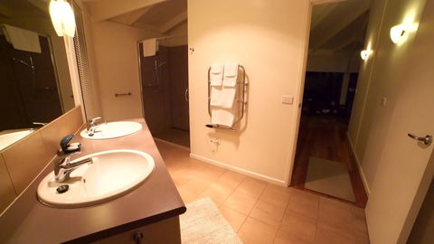 Limosa Rise - Kalgoorlie Accommodation 4