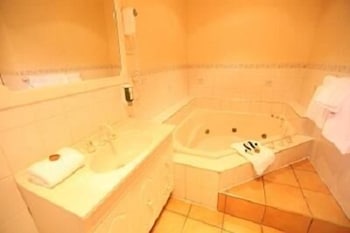 Fox And Hounds Inn - Kalgoorlie Accommodation 6