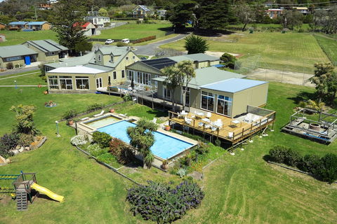 Diamond Island Resort & Bicheno Penguin Show - Kalgoorlie Accommodation 1