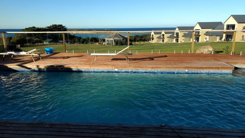 Diamond Island Resort & Bicheno Penguin Show - Kalgoorlie Accommodation 6