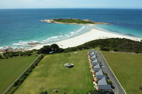 Diamond Island Resort & Bicheno Penguin Show - Kalgoorlie Accommodation 0