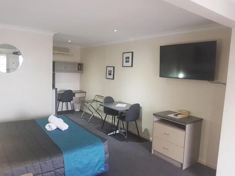 Caravilla Motor Inn - Kalgoorlie Accommodation 4