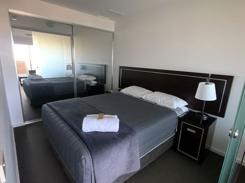 Honeysuckle Executive Apartments - Kalgoorlie Accommodation 6