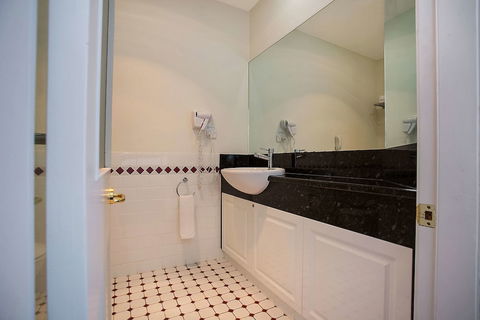Quality Hotel Bentinck - Kalgoorlie Accommodation 6