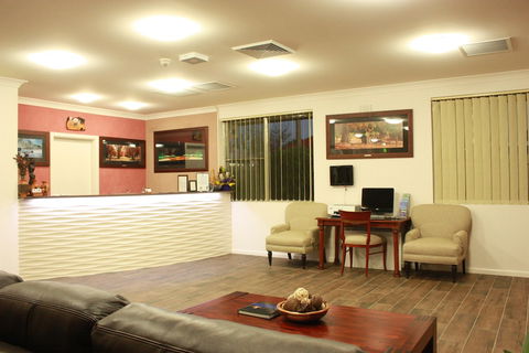Country Plaza Queanbeyan - Kalgoorlie Accommodation 4