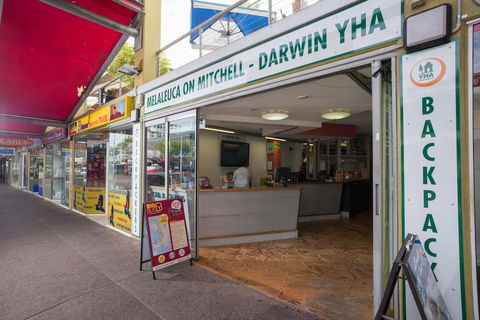 Darwin YHA Melaleuca On Mitchell - Kalgoorlie Accommodation 0