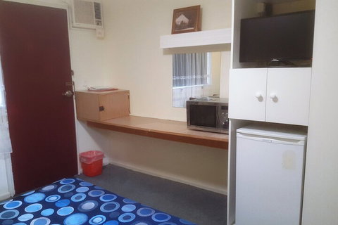 Clunes Motel - Kalgoorlie Accommodation 4