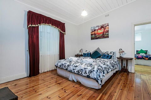 Treasured Memories Cottage - Kalgoorlie Accommodation 7