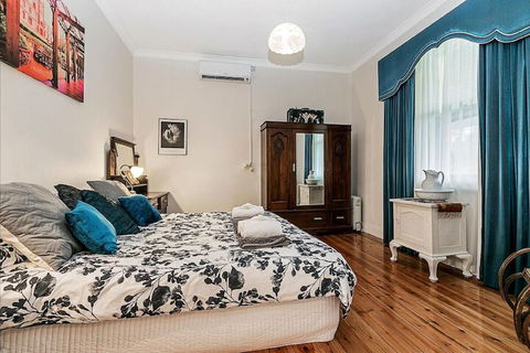 Treasured Memories Cottage - Kalgoorlie Accommodation 2