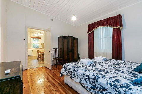 Treasured Memories Cottage - Kalgoorlie Accommodation 6