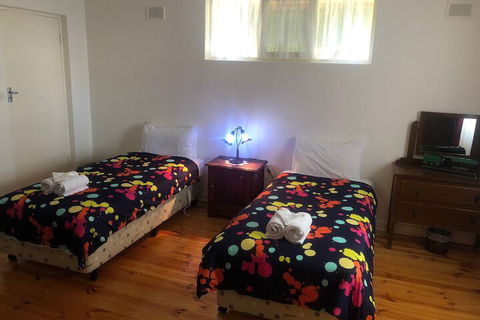 Treasured Memories Cottage - Kalgoorlie Accommodation 5
