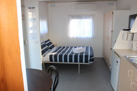 Golden Terrace Holiday Park - Kalgoorlie Accommodation 7