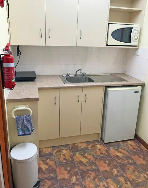 Lake Albert Motel - Kalgoorlie Accommodation 3