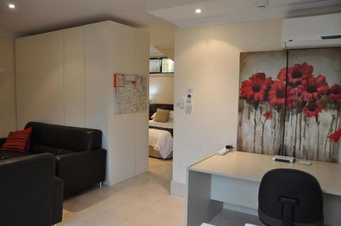 Alfred Cove Short Stay - Kalgoorlie Accommodation 3