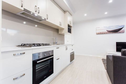 Reflections By Rockingham Apartments - Kalgoorlie Accommodation 4