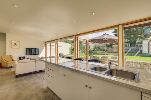 Brampton Cottage - Kalgoorlie Accommodation 2