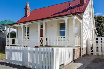 Brampton Cottage - Kalgoorlie Accommodation 0