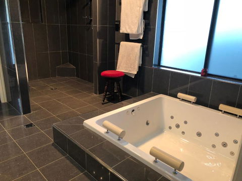 The Glen - Kalgoorlie Accommodation 1