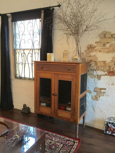 Chiltern Cottage & Indigo Suite - Kalgoorlie Accommodation 4