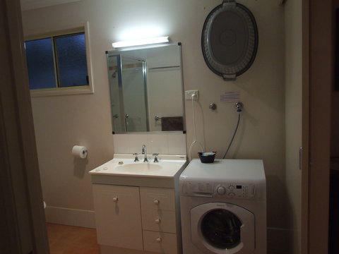 Lake Barra Cottages - Kalgoorlie Accommodation 4