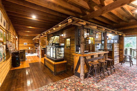 Cradle Chalet - Kalgoorlie Accommodation 3