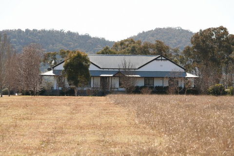 The Farmhouse At Blue Wren Wines - Kalgoorlie Accommodation 7