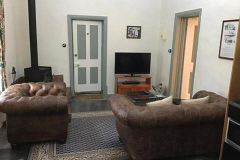 The Olde Devonshire House - Kalgoorlie Accommodation 2