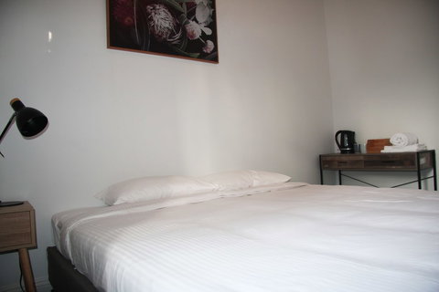 College Lawn Hotel - Hostel - Kalgoorlie Accommodation 6