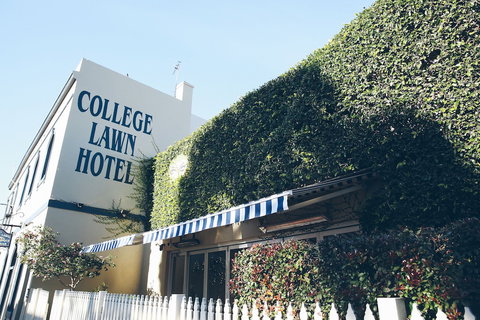 College Lawn Hotel - Hostel - Kalgoorlie Accommodation 0