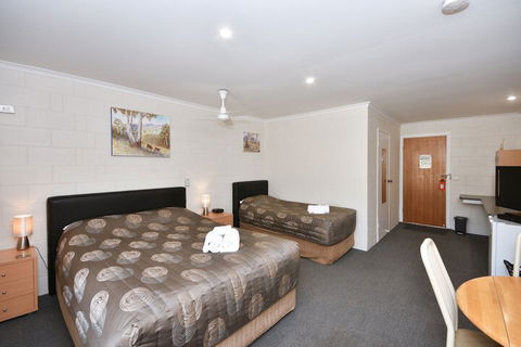 Inglewood Motel And Caravan Park - Kalgoorlie Accommodation 7