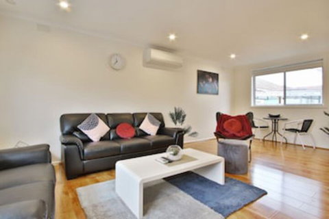 Ivy Units Glen Waverley - Kalgoorlie Accommodation 0