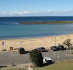 Toowoon Beach View 3br Villa 4 just steps to beach with views - Kalgoorlie Accommodation