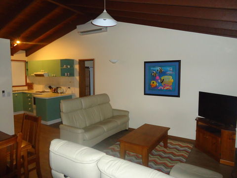 Dalmeny Shores - Kalgoorlie Accommodation 0