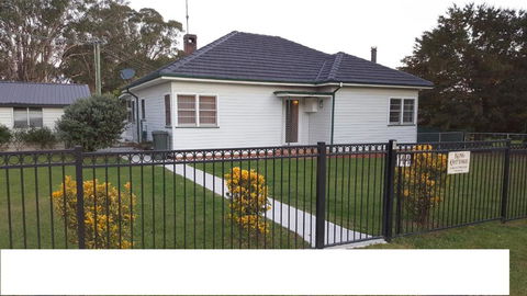 King Cottage - Kalgoorlie Accommodation 5