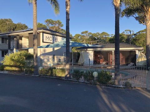 The Lodge Broulee - Kalgoorlie Accommodation 1